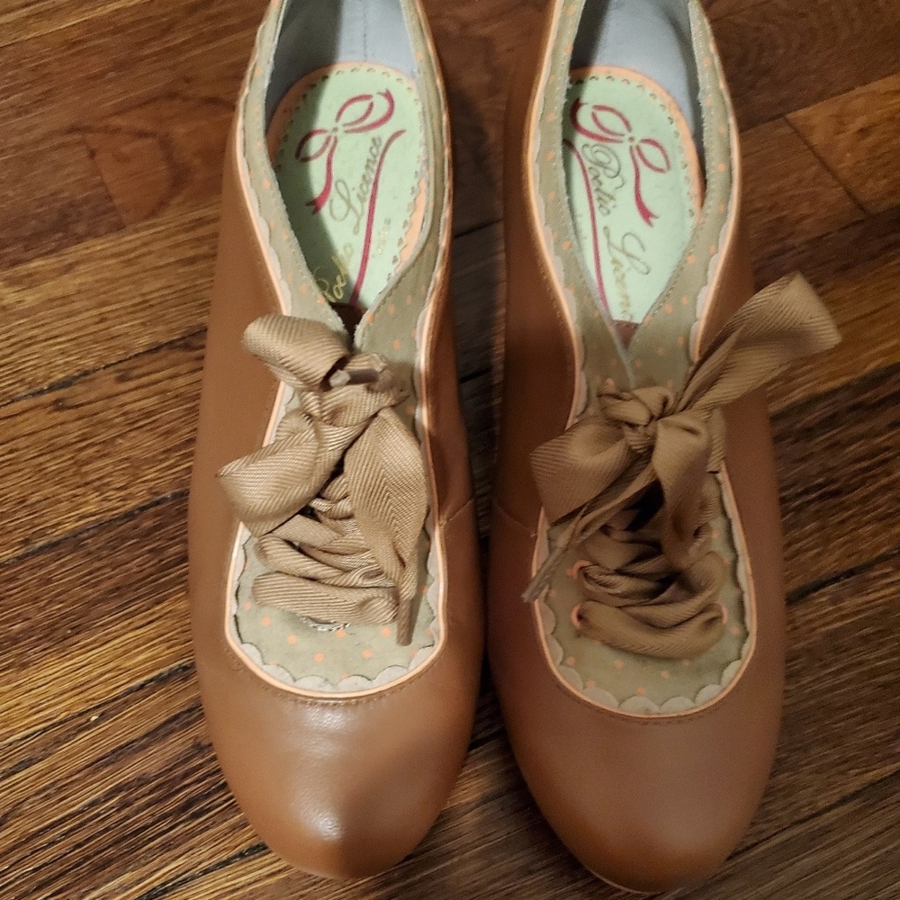 SOLD- Brown pumps